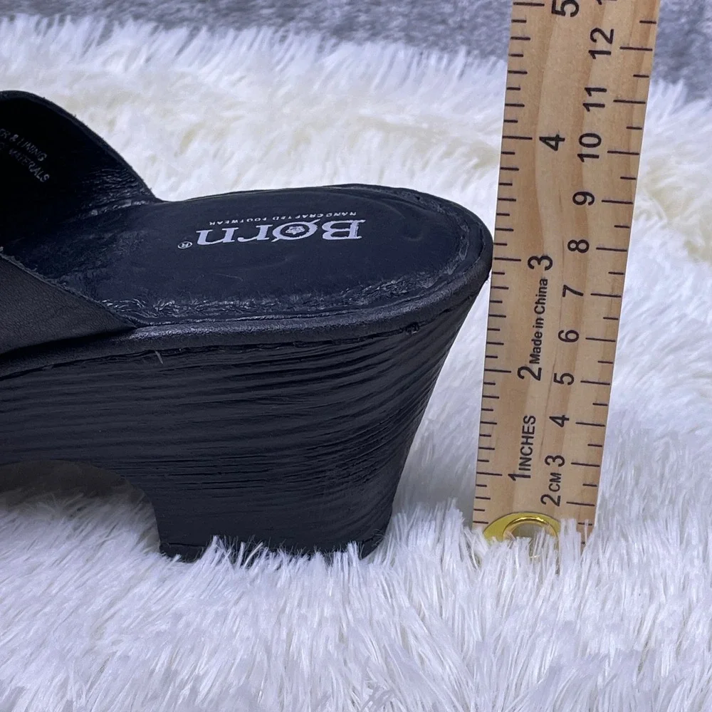Born Wedge Sandals Womens 9 Black Very Good Leather Peep Toe Slides F22903